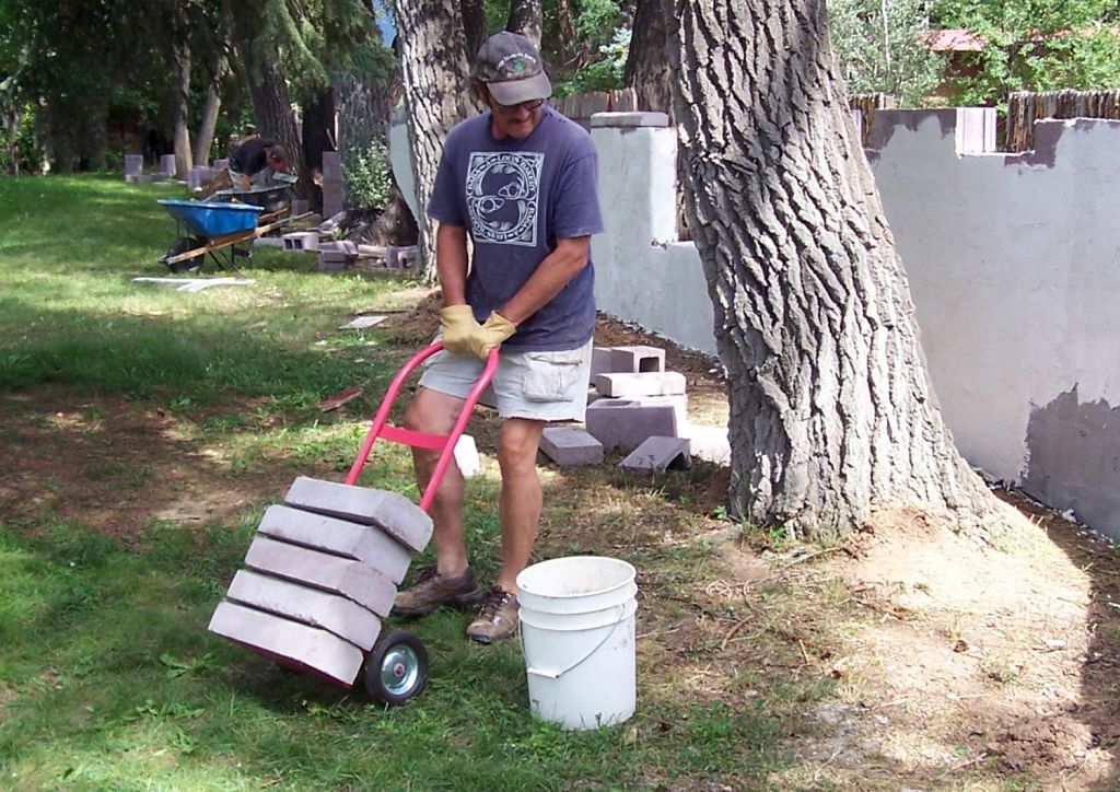 The TAOS Distillery Gardens
Front wall construction
