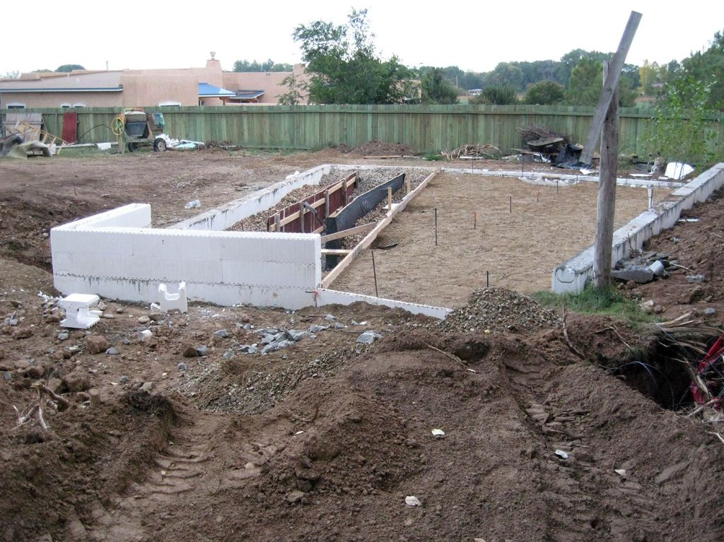 TAOS distillery: Casita construction - pouring the foundation for Grandpa's live-in greenhouse.